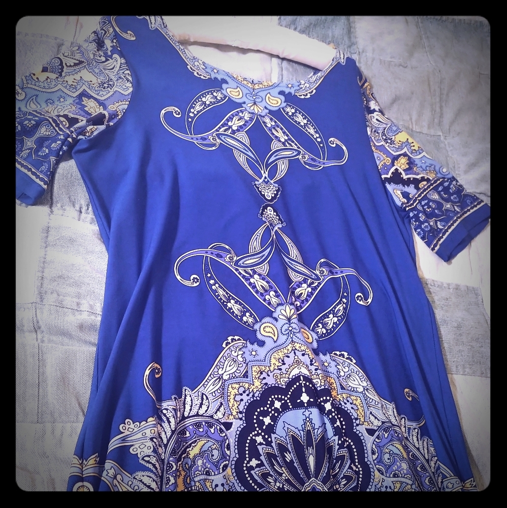 Gorgeous blue pattern printed dress
